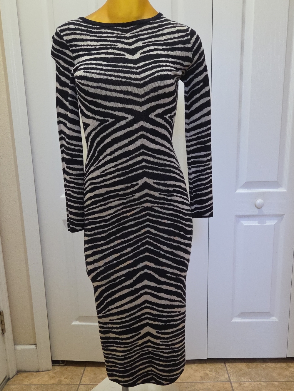 Madden Girl Cream Zebra-Print Long Sleeve Maxi Knit Dress